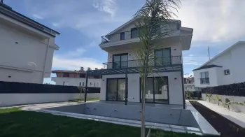 Detached Ciftlik villa with private swimming pool